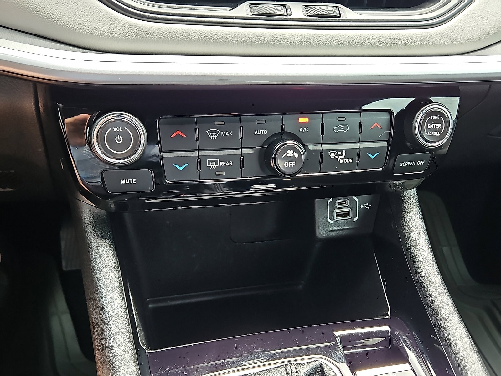 2025 Jeep Compass Limited - Photo 14