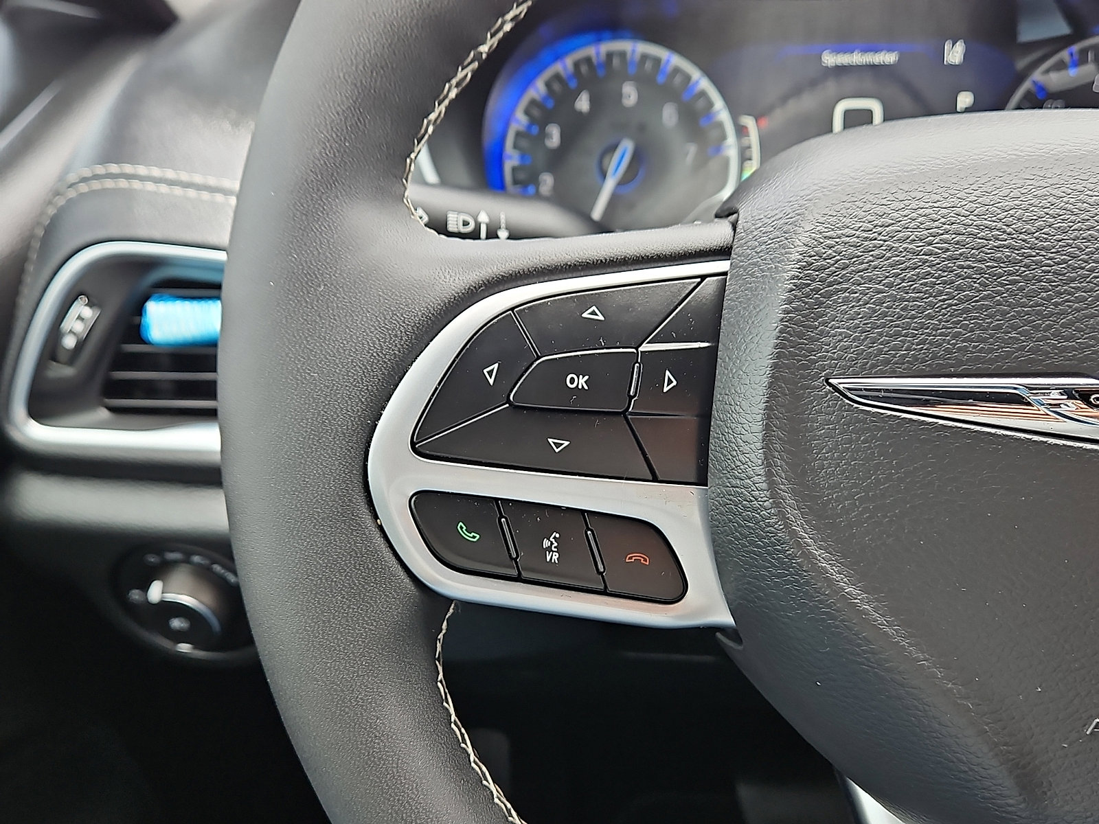 2026 Chrysler Pacifica Limited - Photo 18