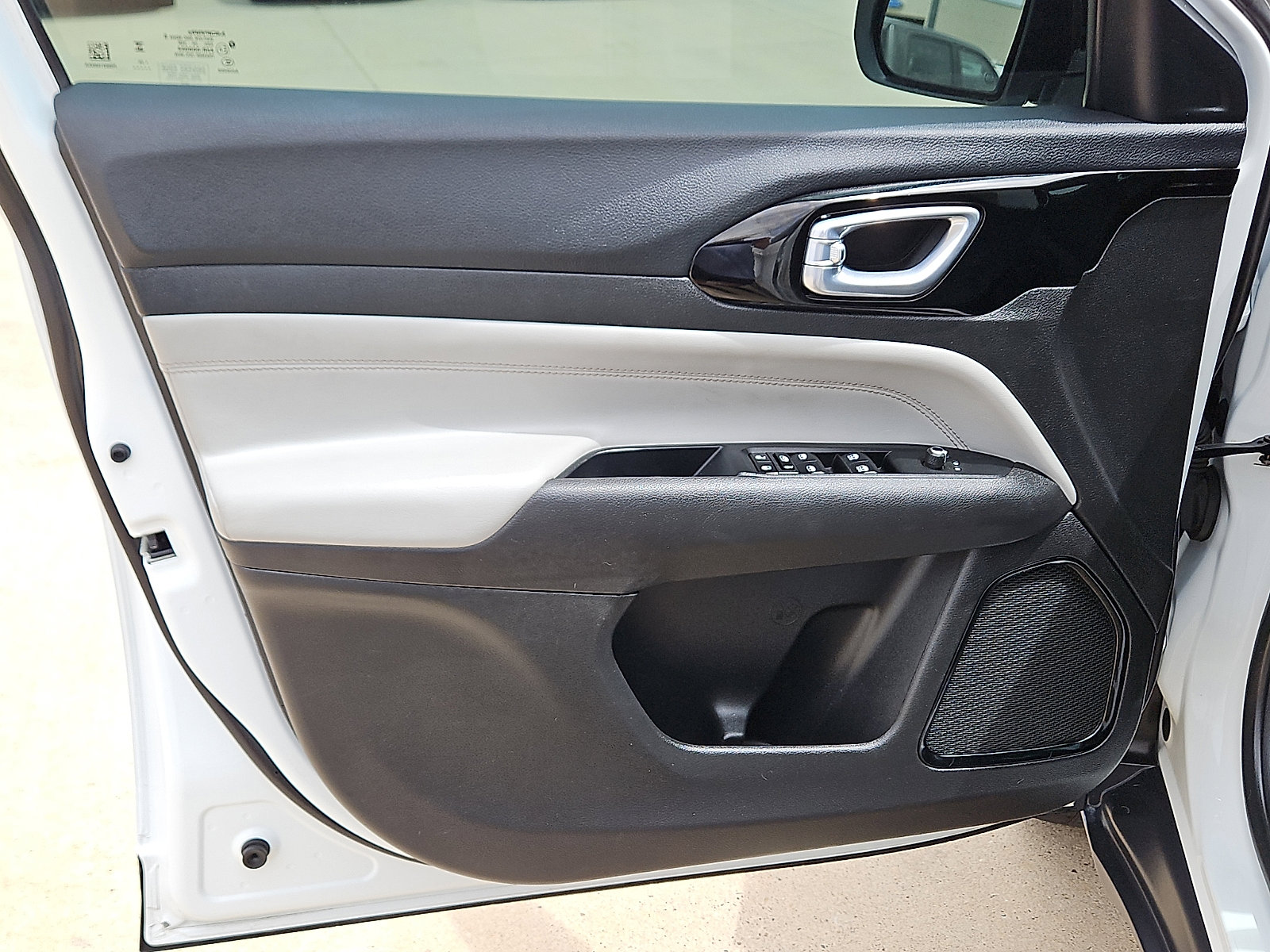 2025 Jeep Compass Limited - Photo 11