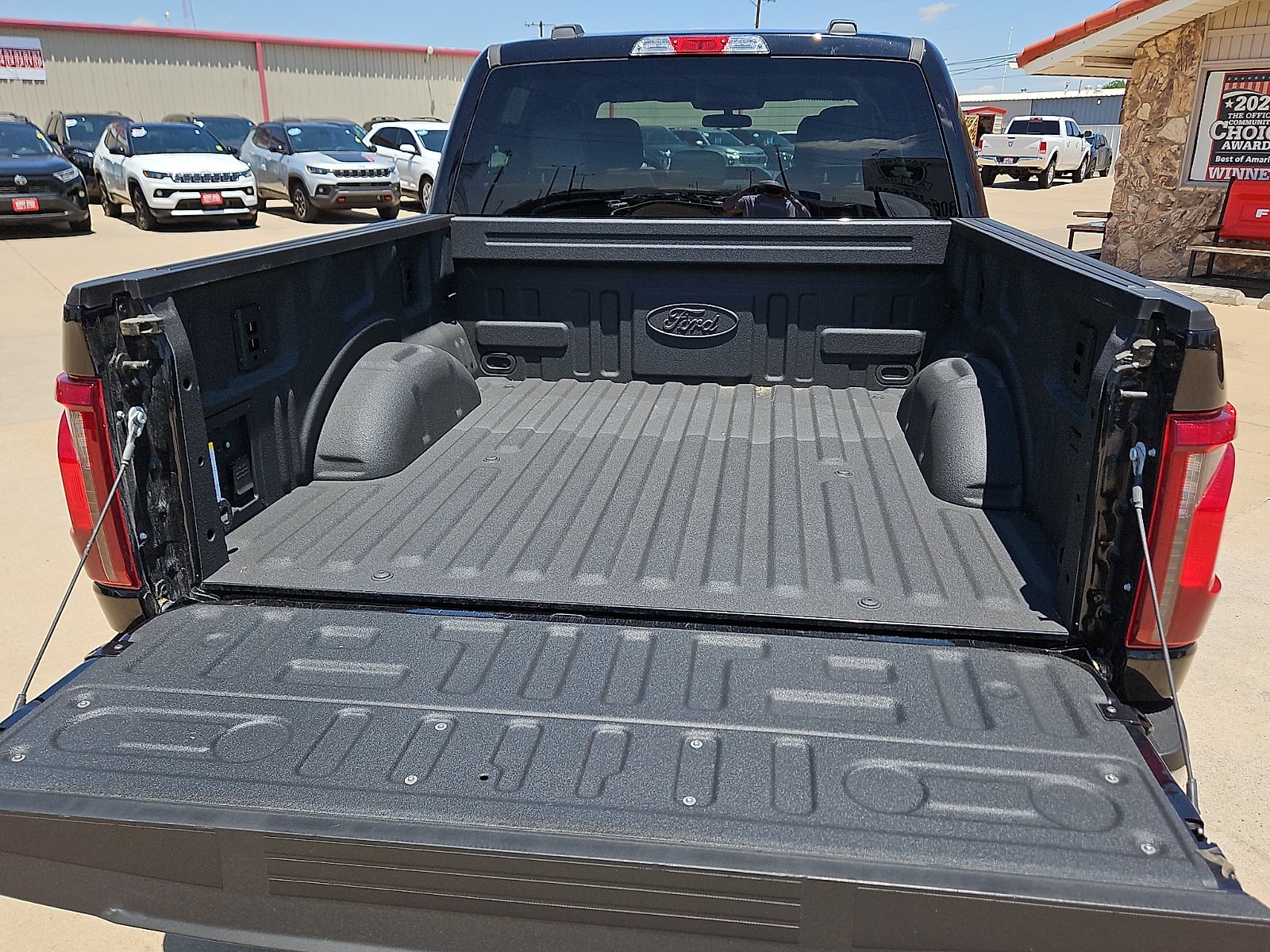2025 Ford F-150 XLT - Photo 7