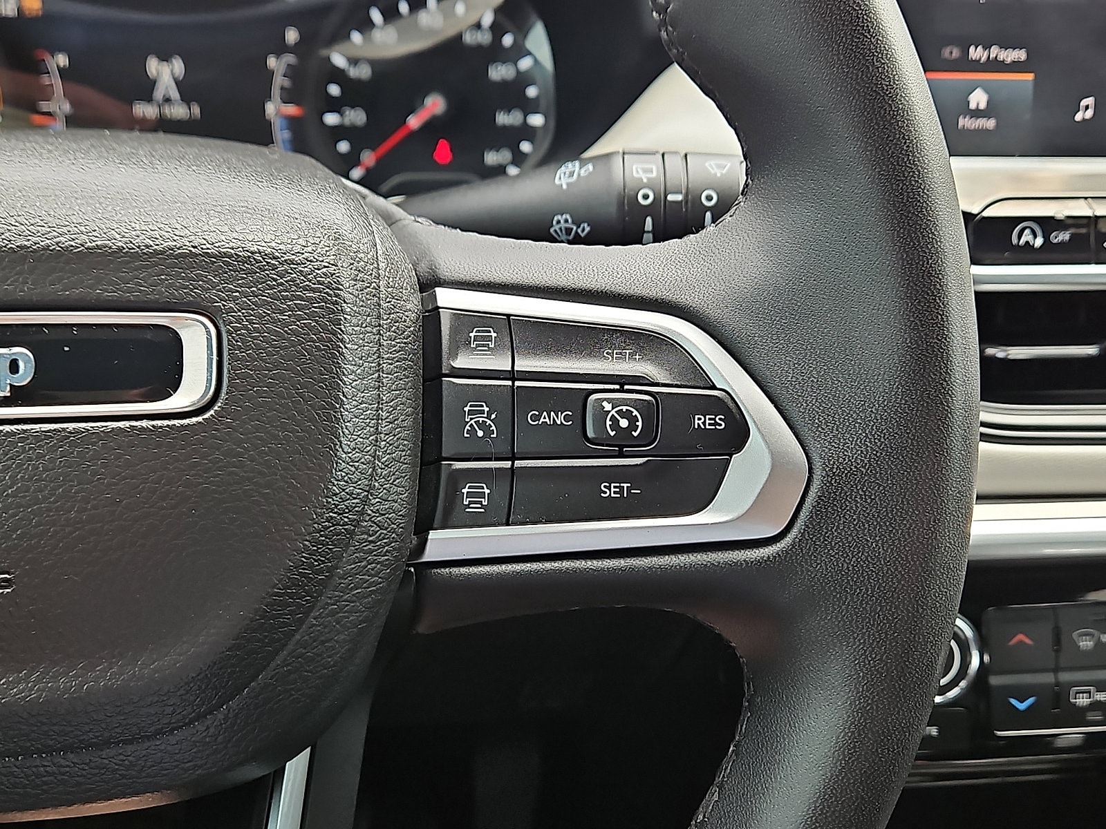 2025 Jeep Compass Limited - Photo 18