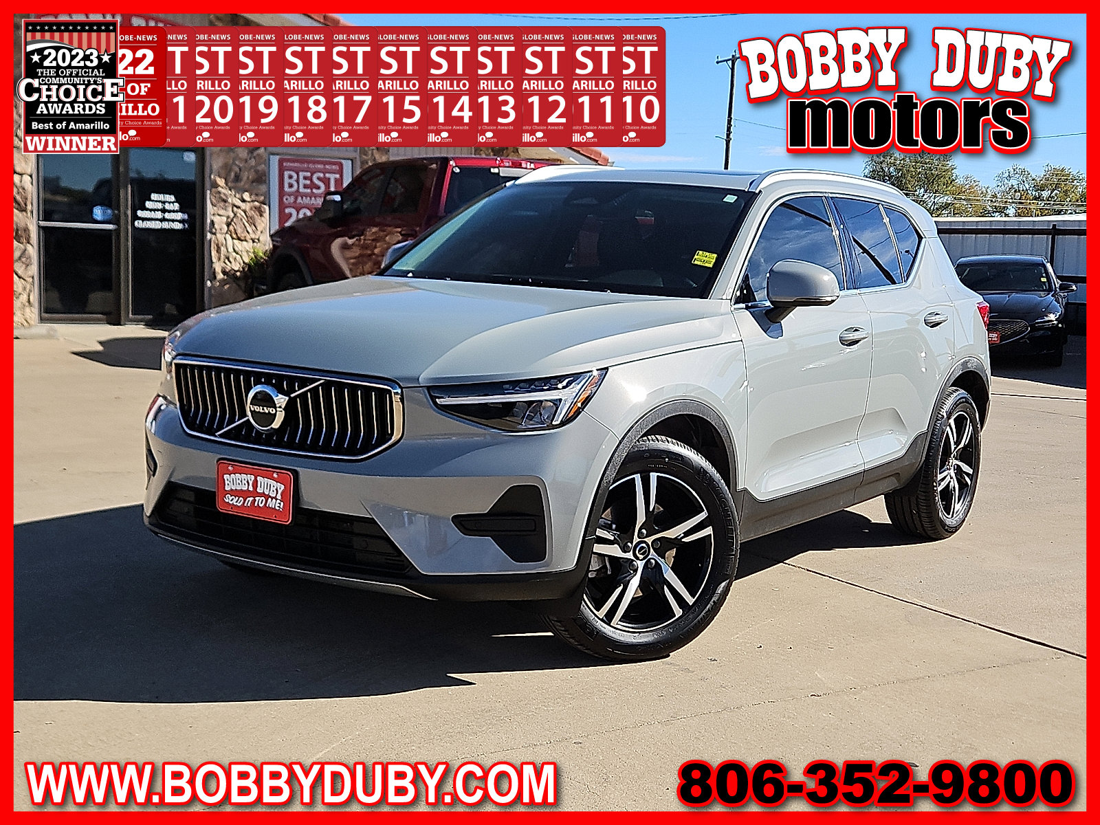 2025 Volvo XC40 Core's photo