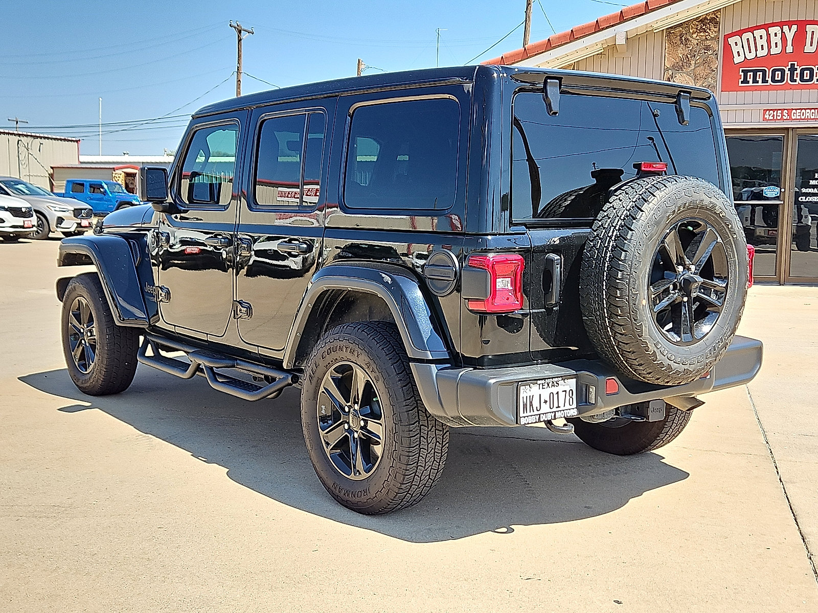2021 Jeep Wrangler Unlimited Sahara Altitude photo 2