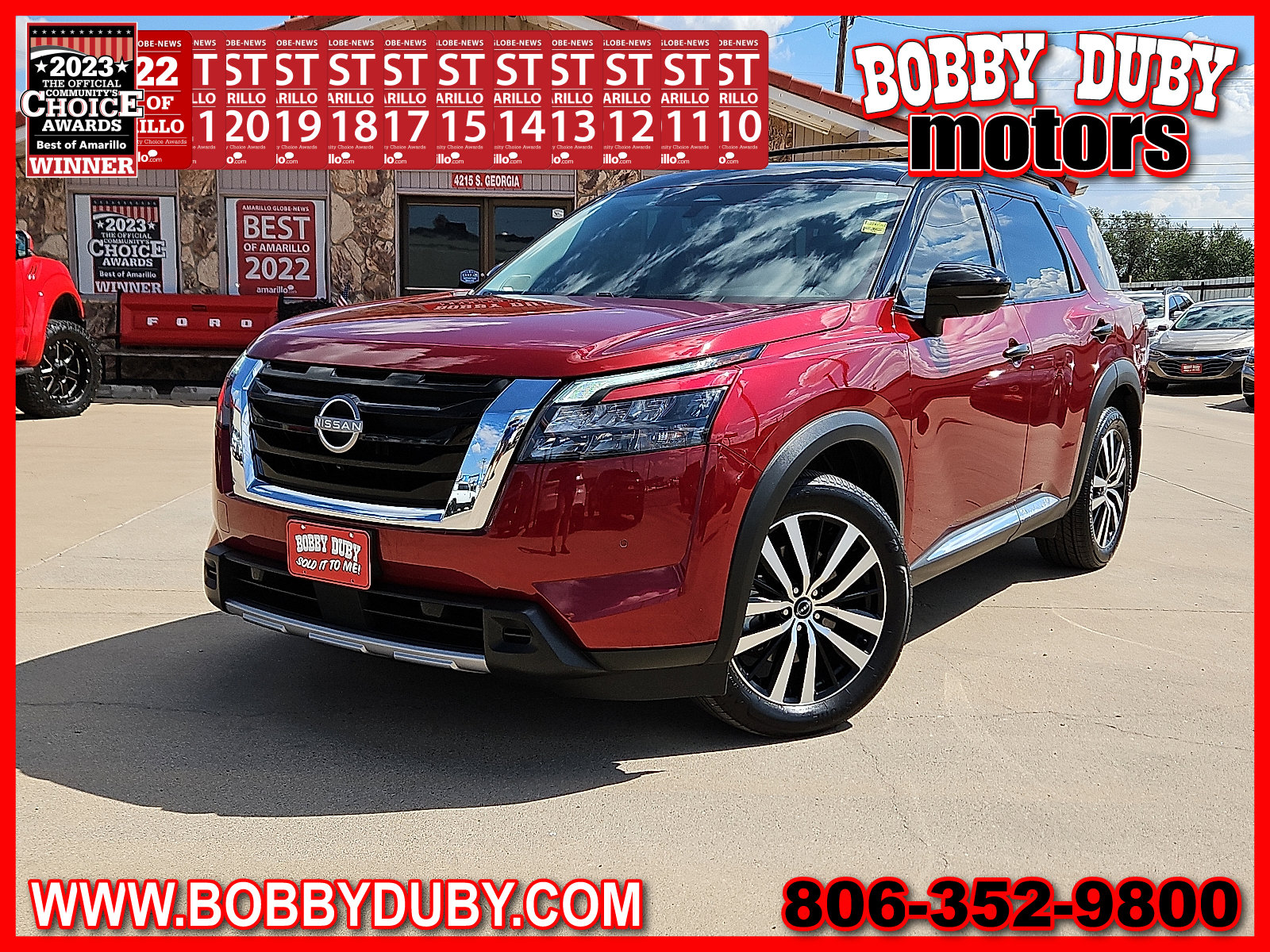 2025 Nissan Pathfinder Platinum's photo