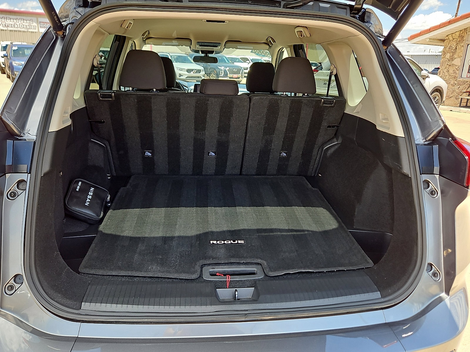 2025 Nissan Rogue SV - Photo 6