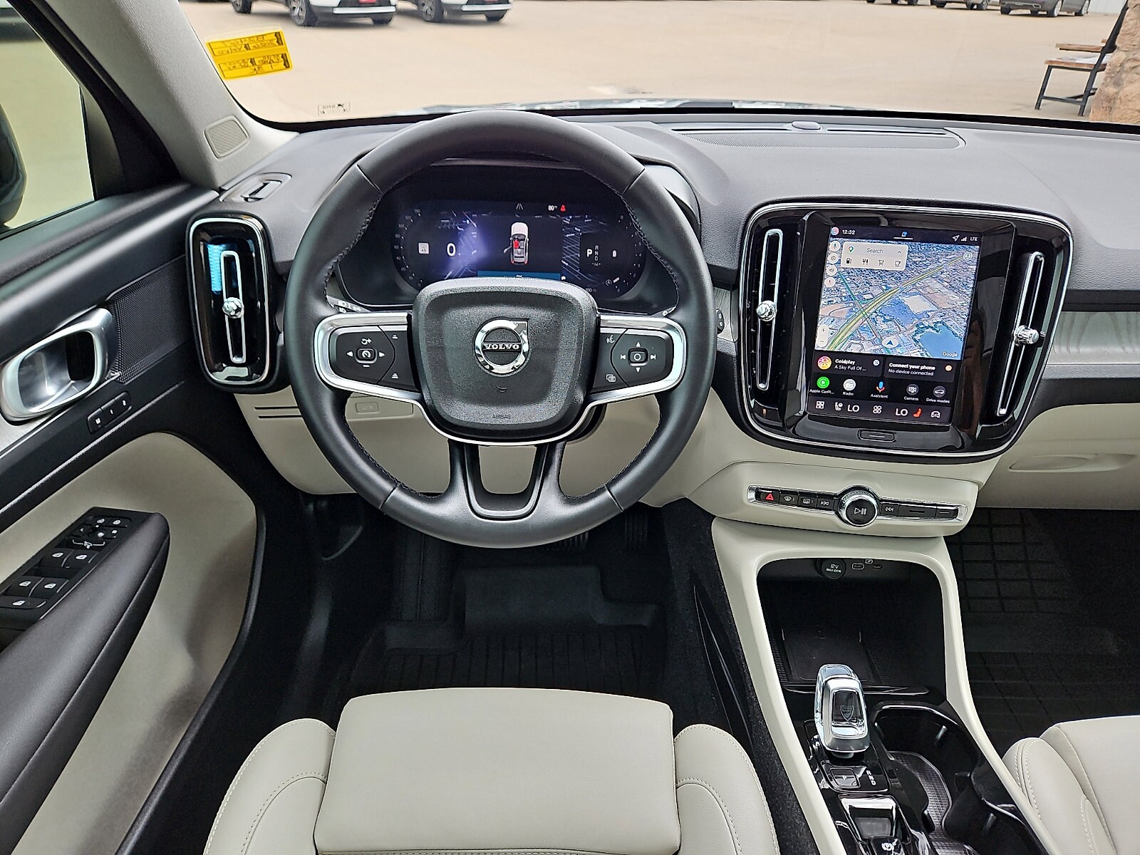 2026 Volvo XC40 Plus - Photo 10