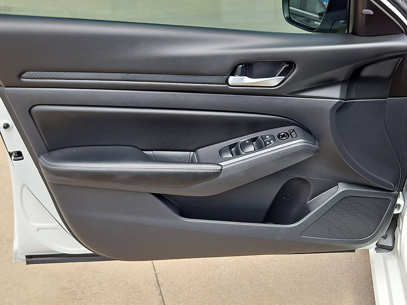 2025 Nissan Altima SV - Photo 11