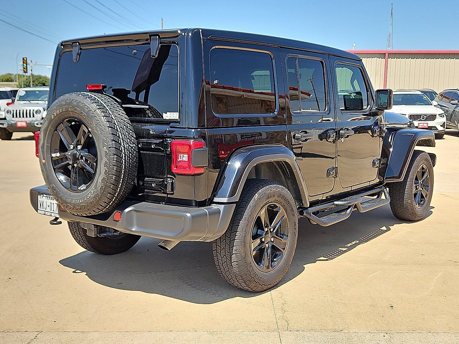 2021 Jeep Wrangler Unlimited Sahara Altitude photo 3