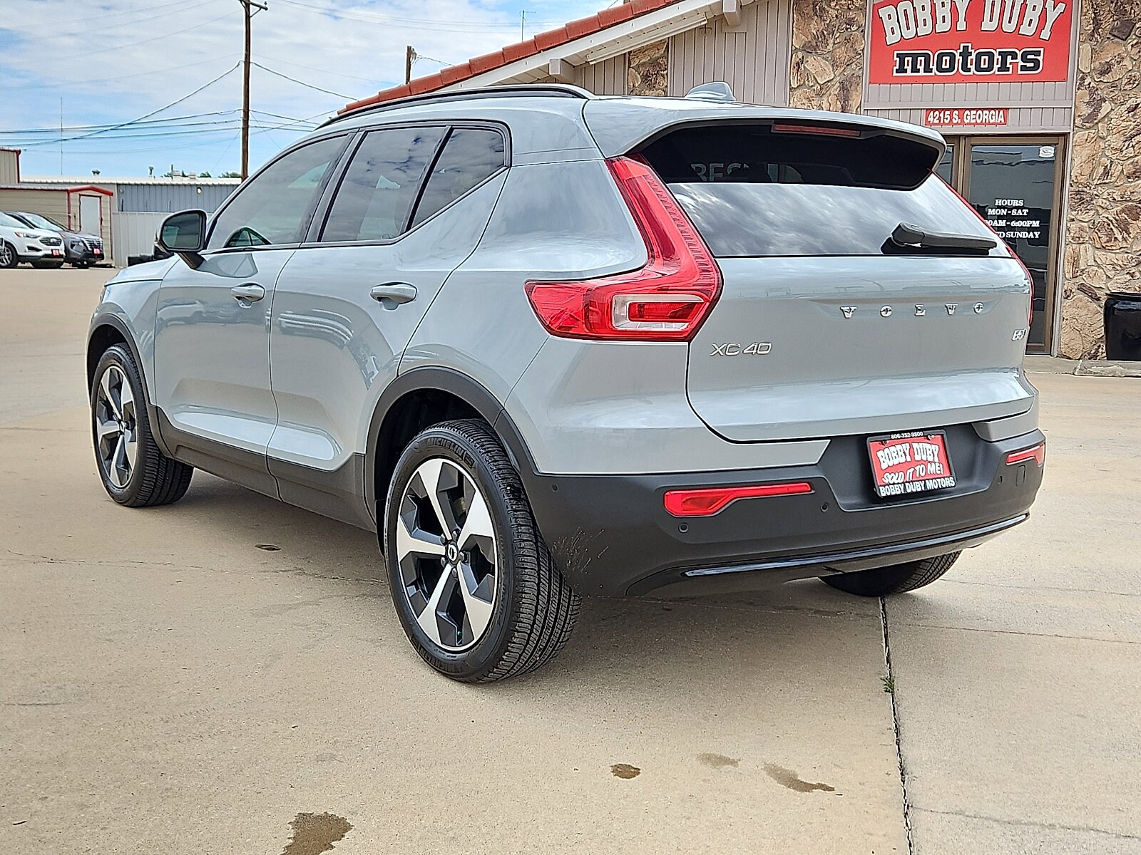 Vehicle Image 2