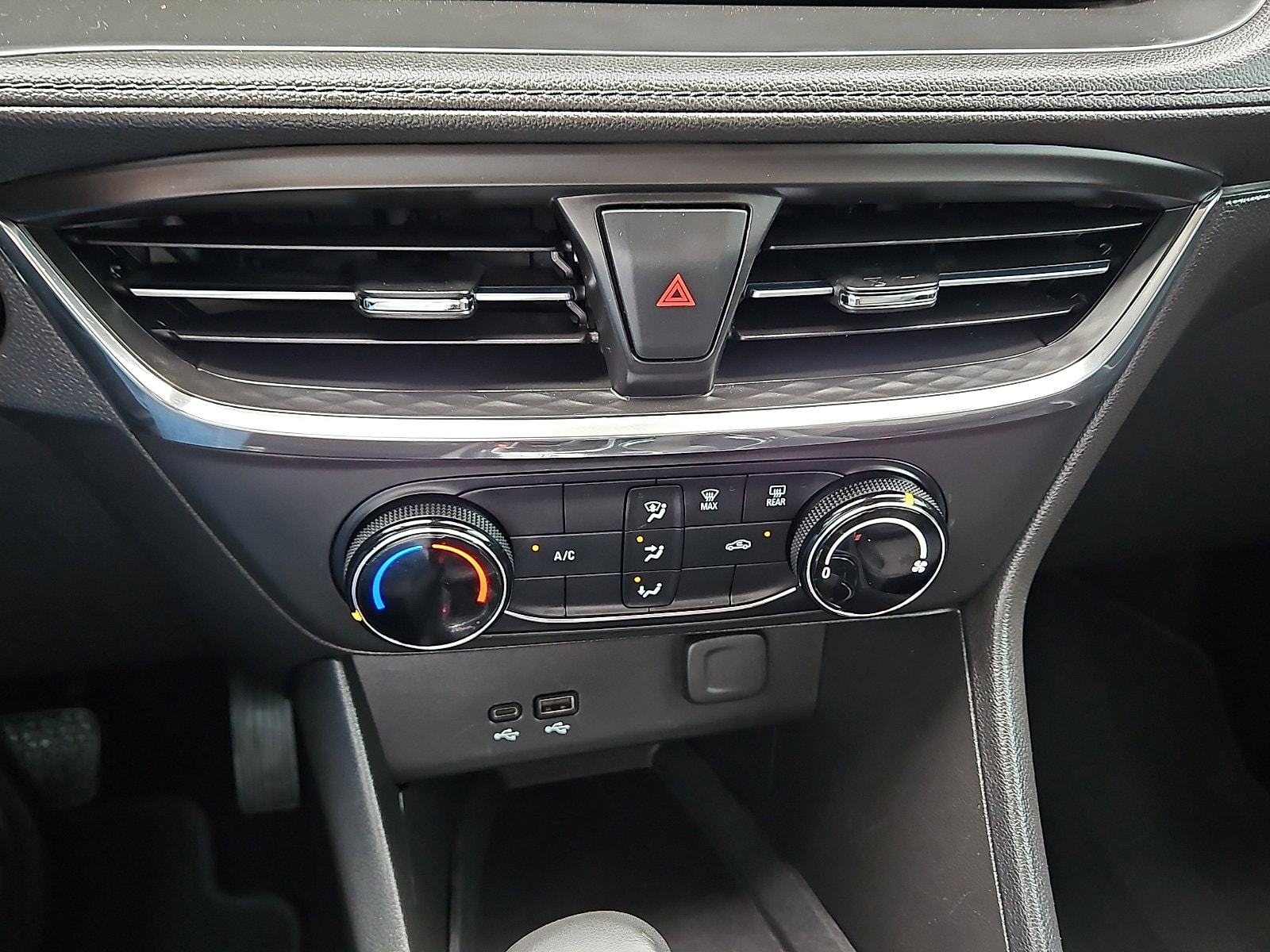 2025 Buick Encore GX Preferred - Photo 13
