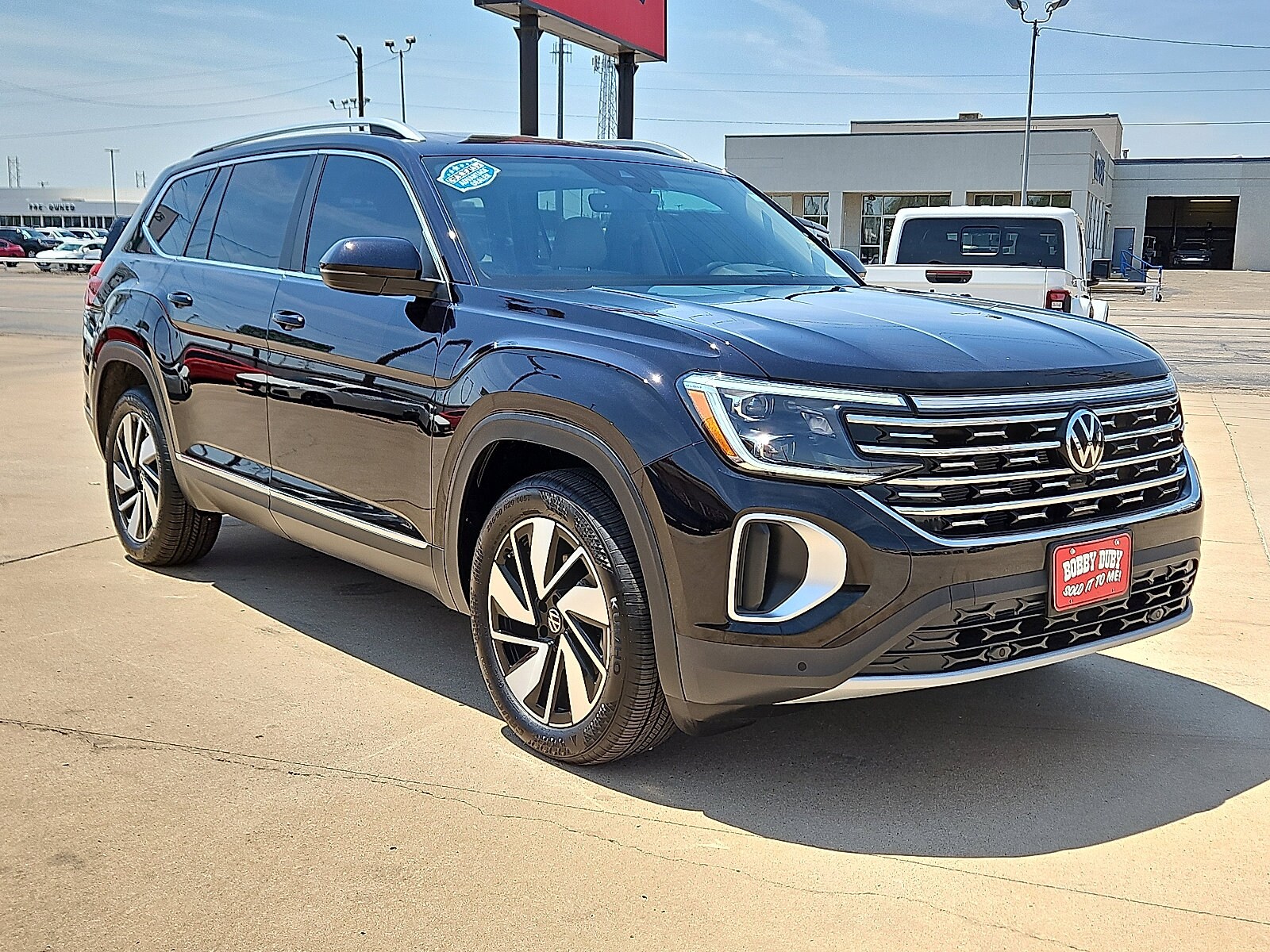 2025 Volkswagen Atlas SEL photo 3