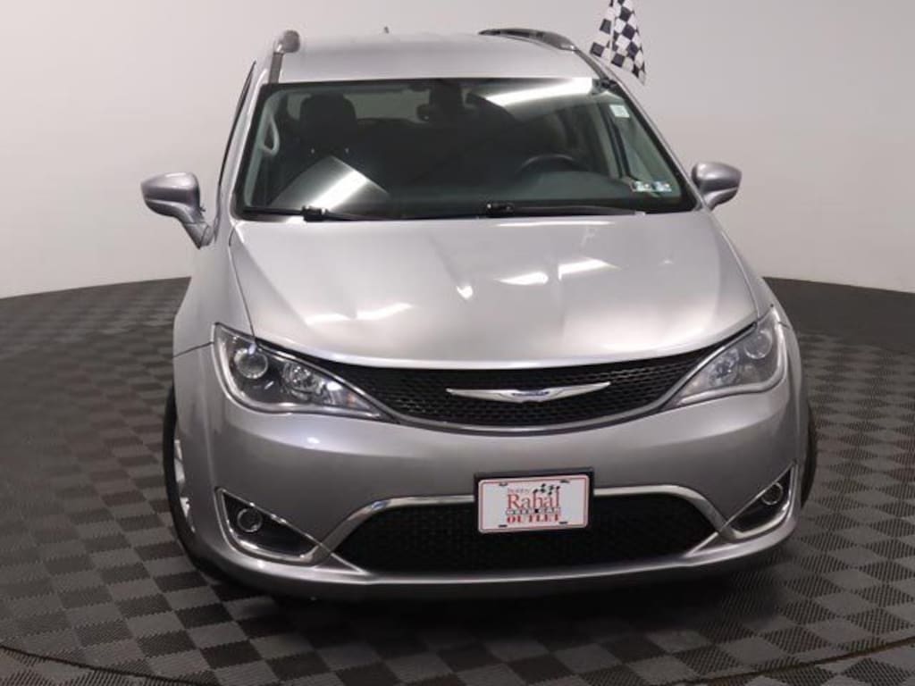 Used 2019 Chrysler Pacifica Touring L Van Passenger Van