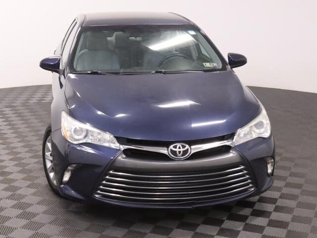 2015 Toyota Camry LE photo 2