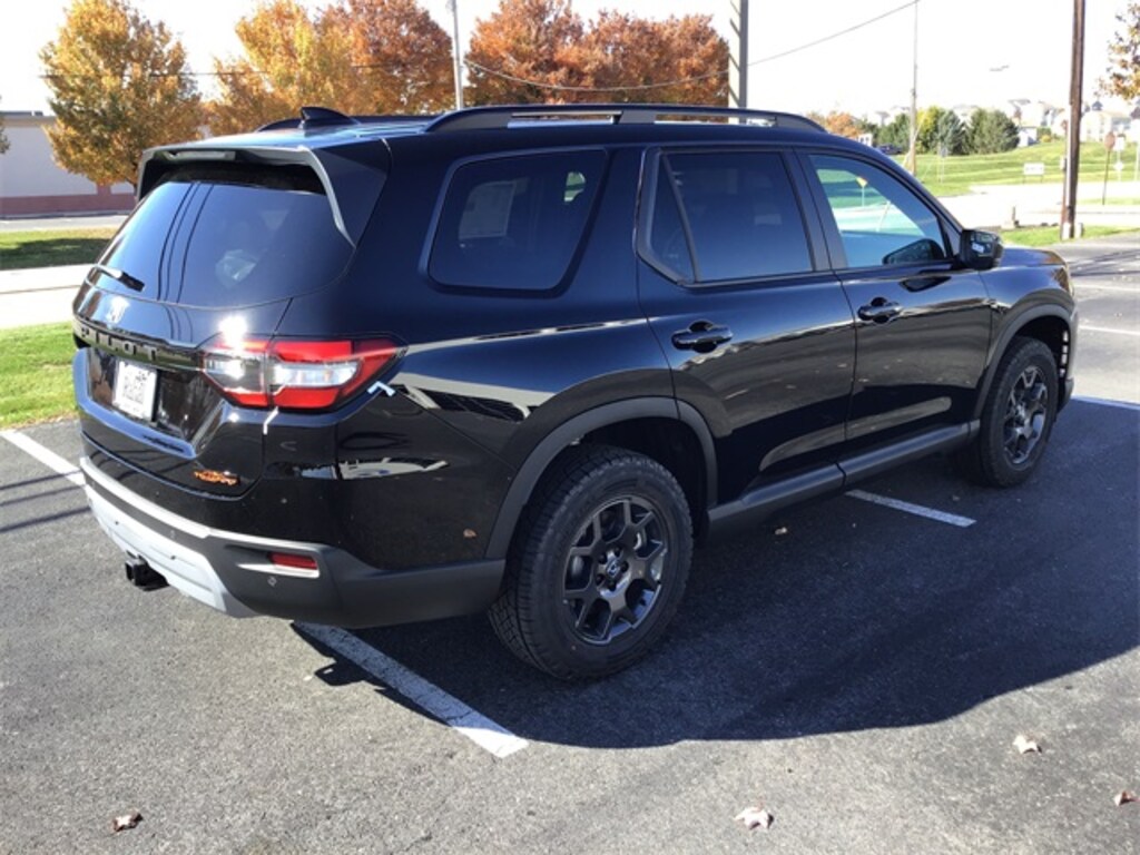 New 2025 Honda Pilot TrailSport SUV