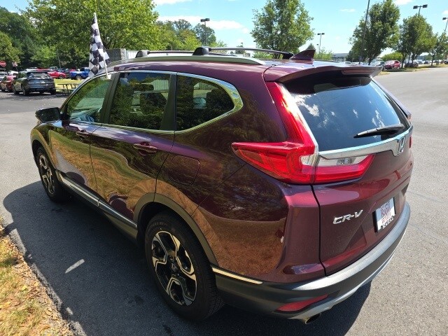 2017 Honda CR-V Touring photo 4