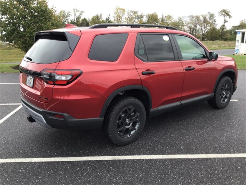 New 2025 Honda Pilot TrailSport SUV