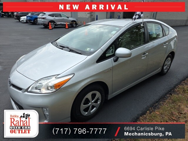 2015 Toyota Prius Four photo 2