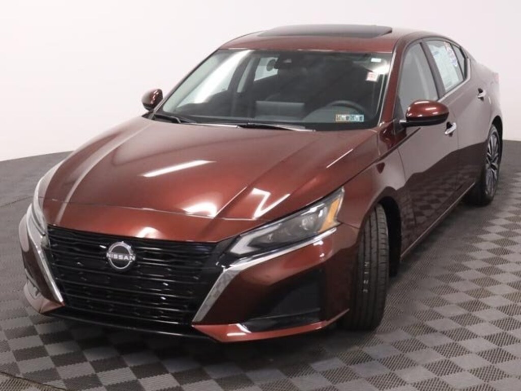 Used 2023 Nissan Altima 2.5 SV Sedan
