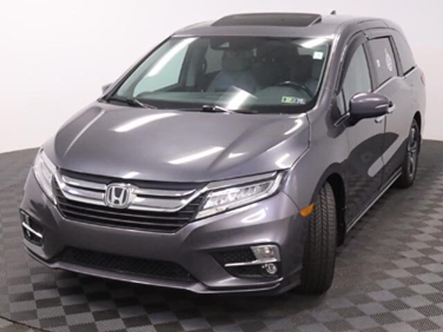 2018 Honda Odyssey Touring photo 3