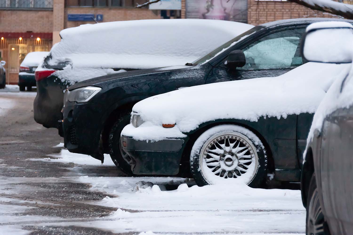 The Cold Facts of Winter Tires | Bobby Rahal Acura in Mechanicsburg, PA | Vehicles stuck in the snow