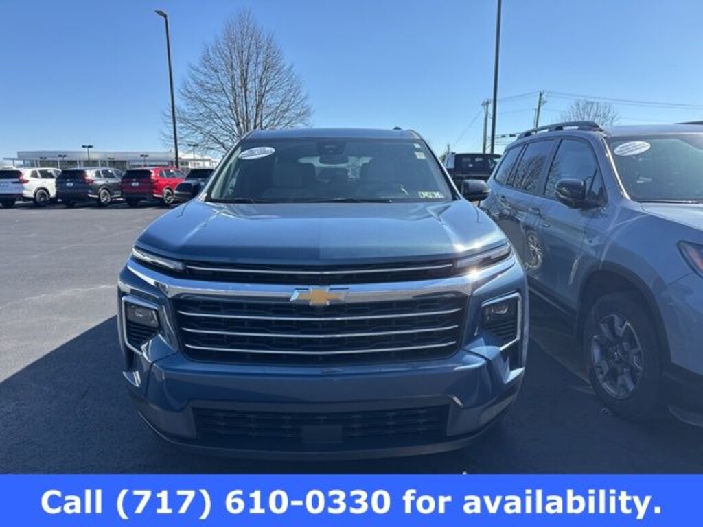 Used 2025 Chevrolet Traverse LT SUV