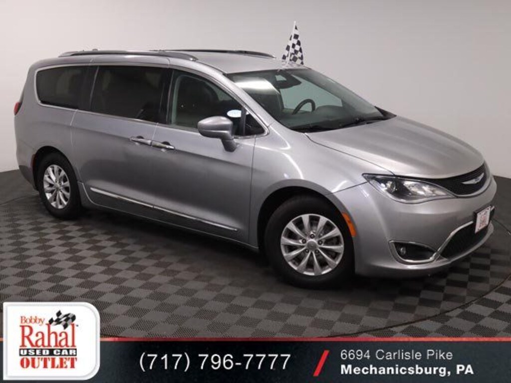Used 2019 Chrysler Pacifica Touring L Van Passenger Van