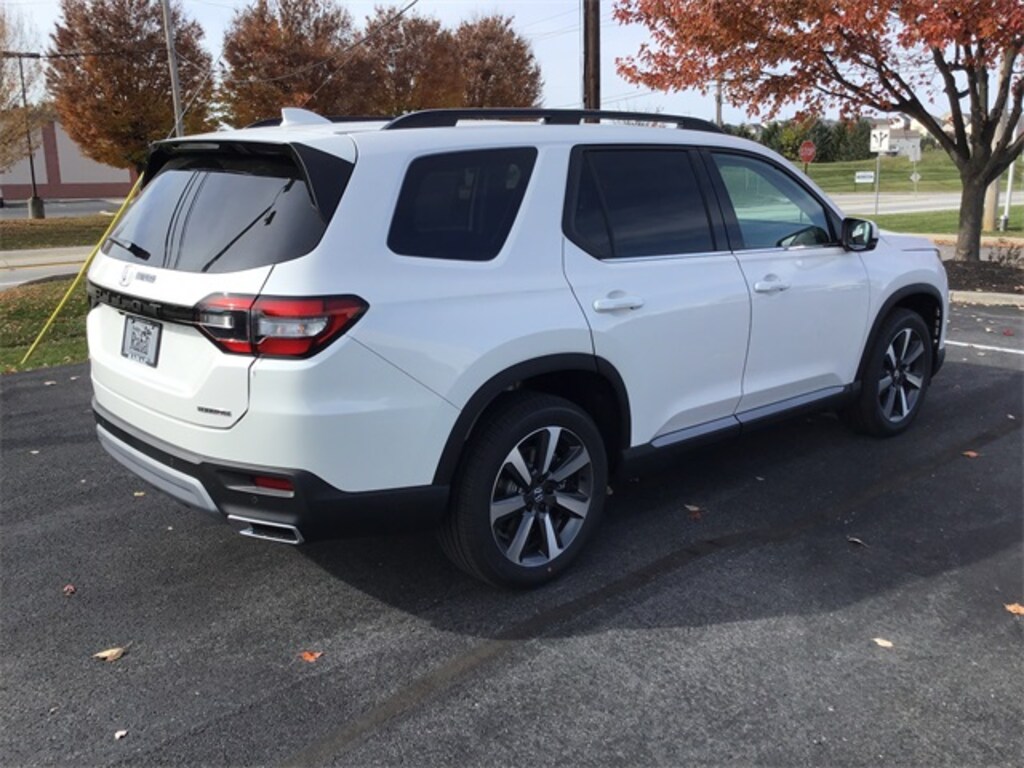 New 2025 Honda Pilot Touring SUV