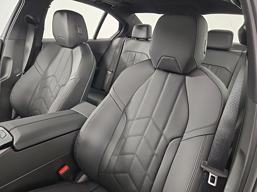 2026 BMW 5 Series 530i - Photo 15