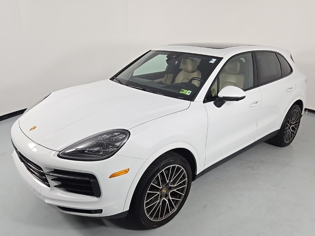 2020 Porsche Cayenne photo 2