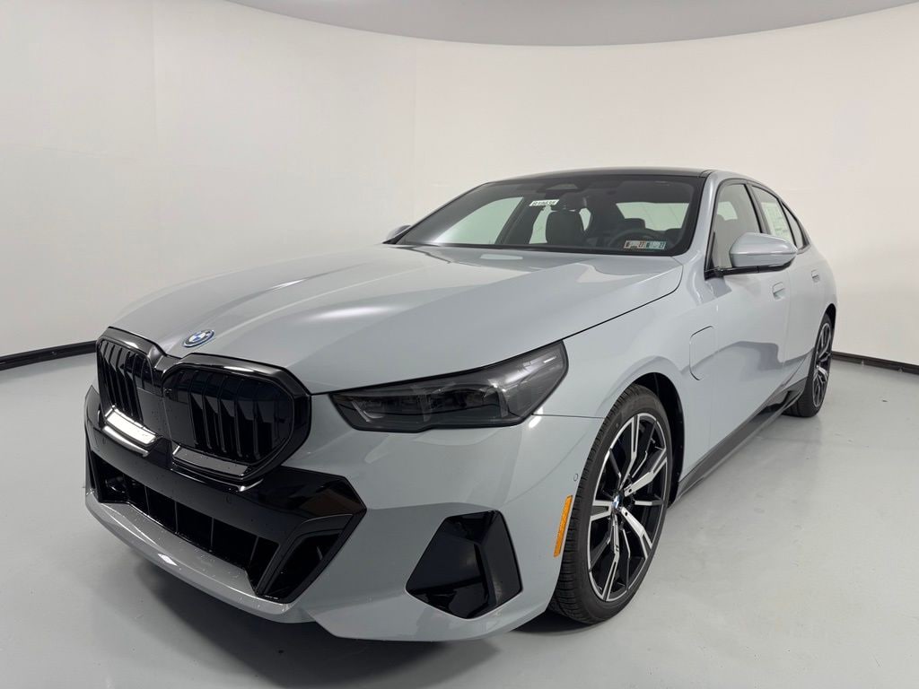 New 2027 BMW 550e xDrive Sedan