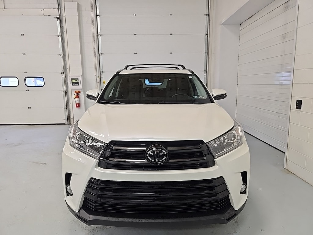 Used 2018 Toyota Highlander SE with VIN 5TDJZRFH2JS551797 for sale in Canonsburg, PA