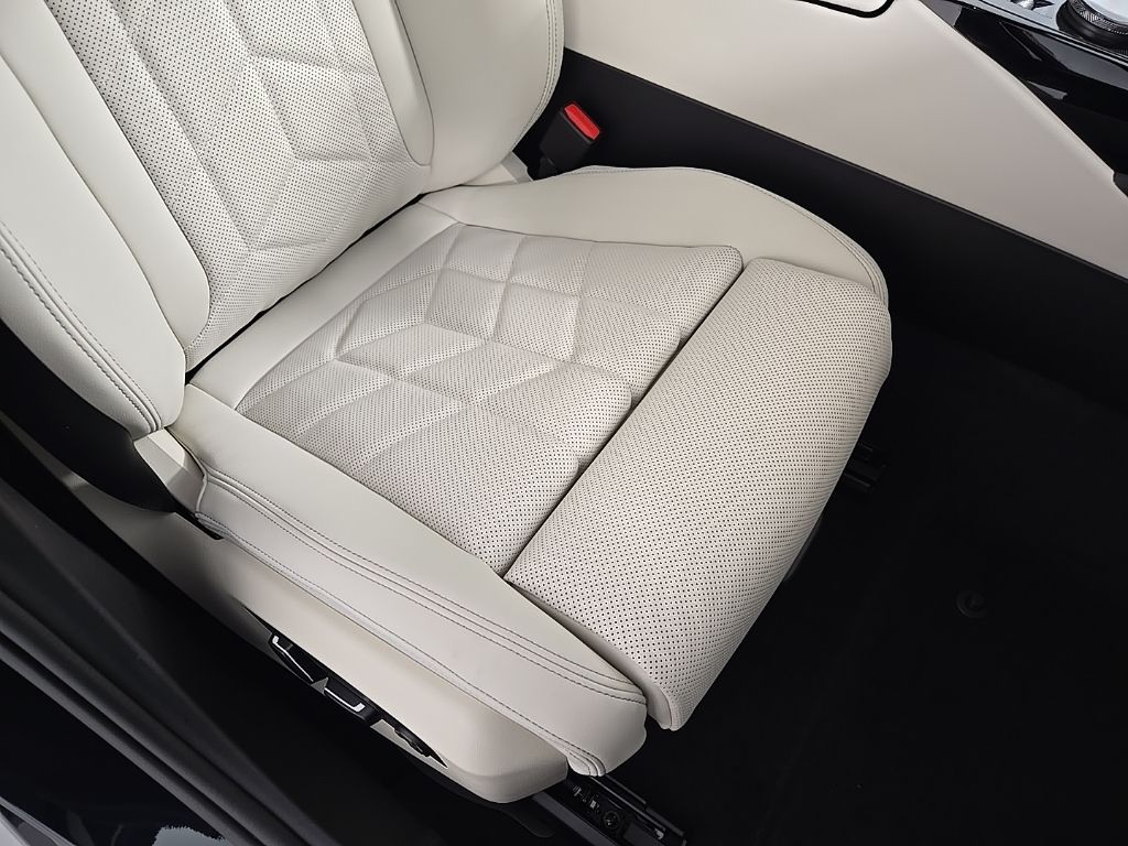 2026 BMW 5 Series 530i - Photo 18