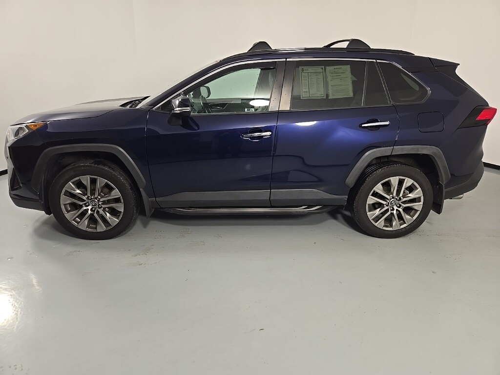 2019 Toyota RAV4 Limited photo 4
