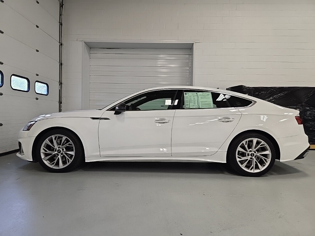 2022 Audi A5 40 Premium photo 3