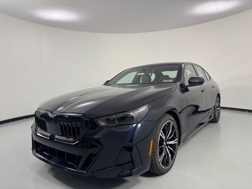New 2027 BMW 550e xDrive Sedan