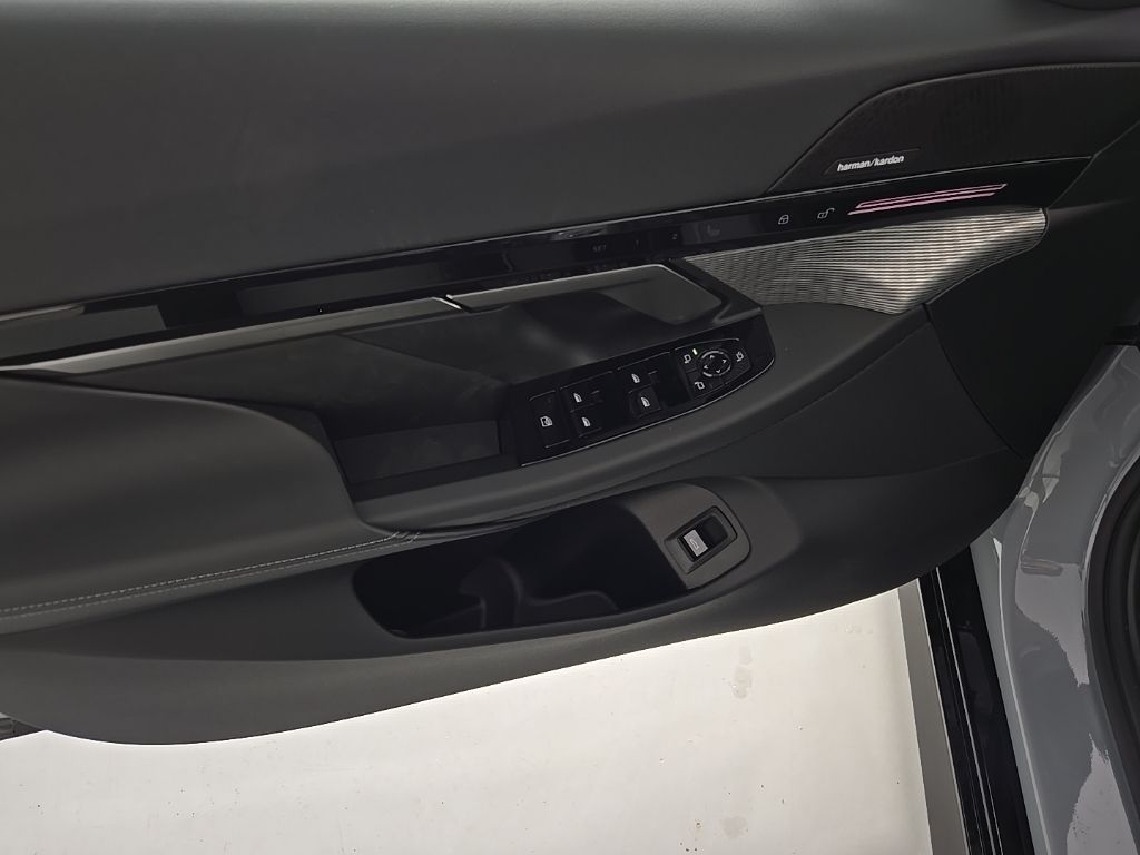 2026 BMW 5 Series 530i - Photo 16