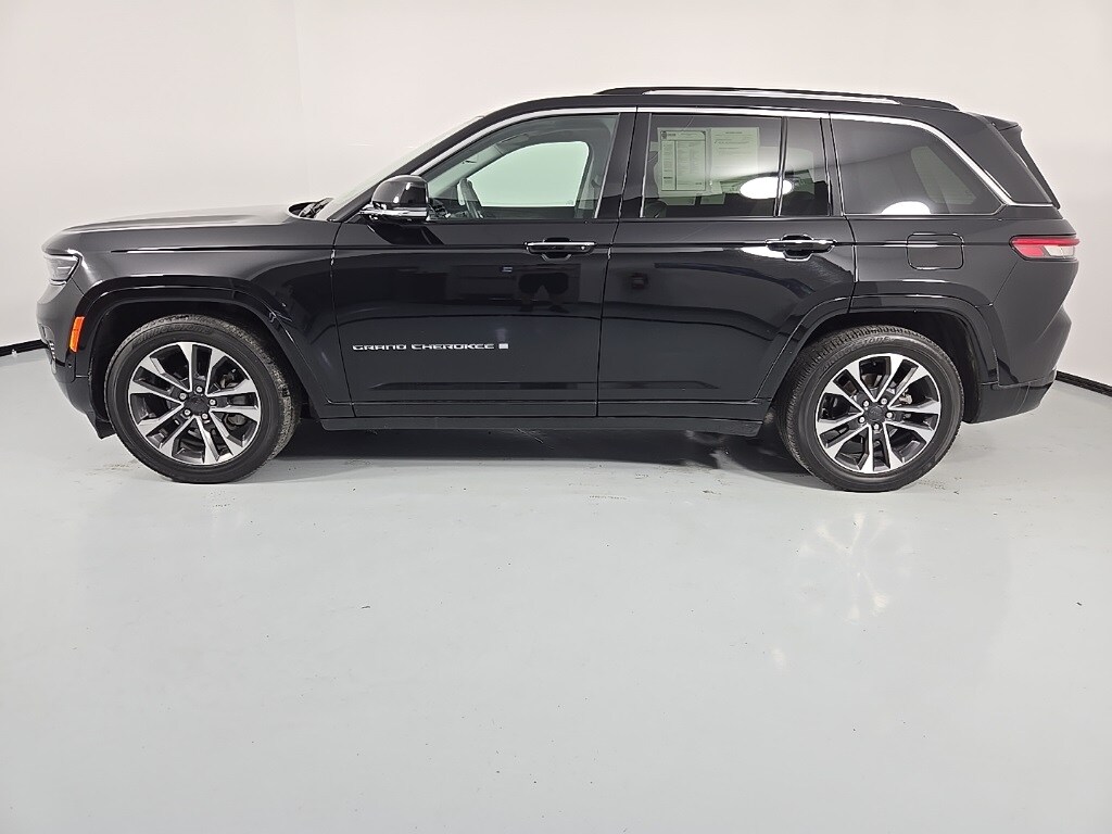 2023 Jeep Grand Cherokee Overland photo 3