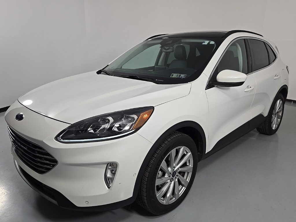 2021 Ford Escape Titanium photo 3