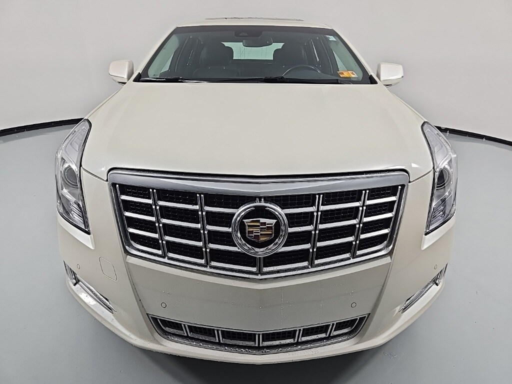 2013 Cadillac XTS Luxury photo 2