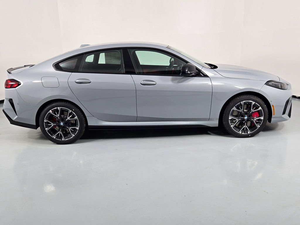 2026 BMW 2 Series M235 - Photo 6