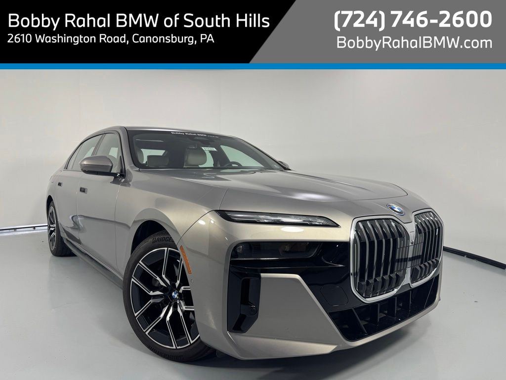2025 BMW i7 xDrive60 Sedan's photo