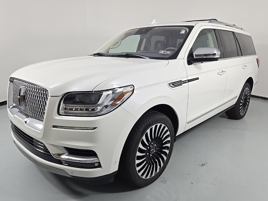 2020 Lincoln Navigator Black Label photo 3