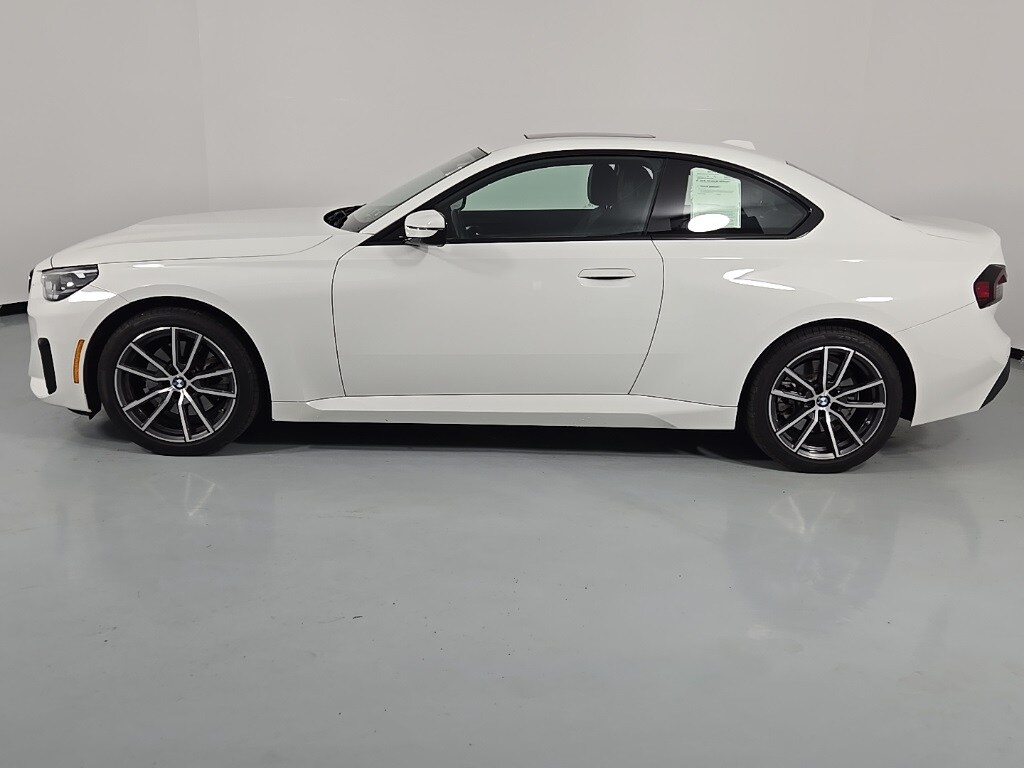 2024 Bmw 230i xDrive Coupe photo 4