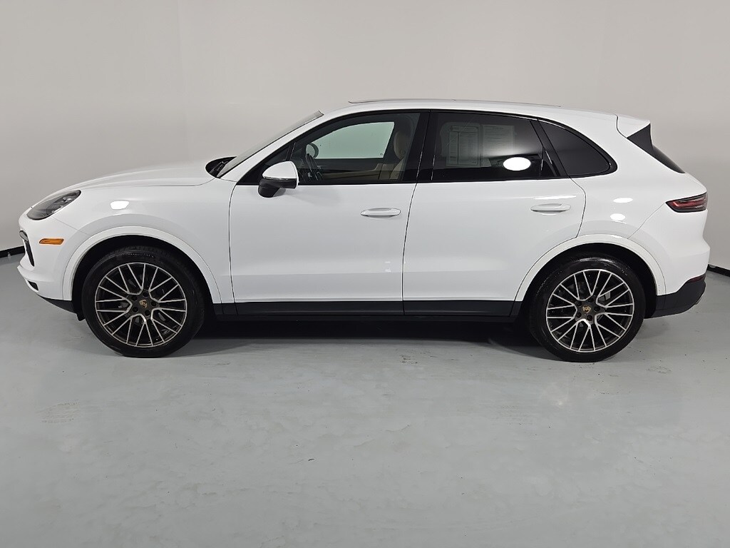 2020 Porsche Cayenne photo 3