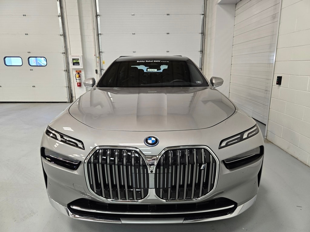 Used 2025 BMW i7 xDrive60 with VIN WBY53EJ07SCV08359 for sale in Canonsburg, PA