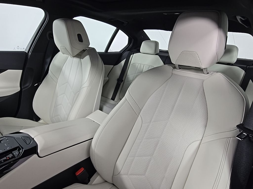 2026 BMW 5 Series 530i - Photo 15