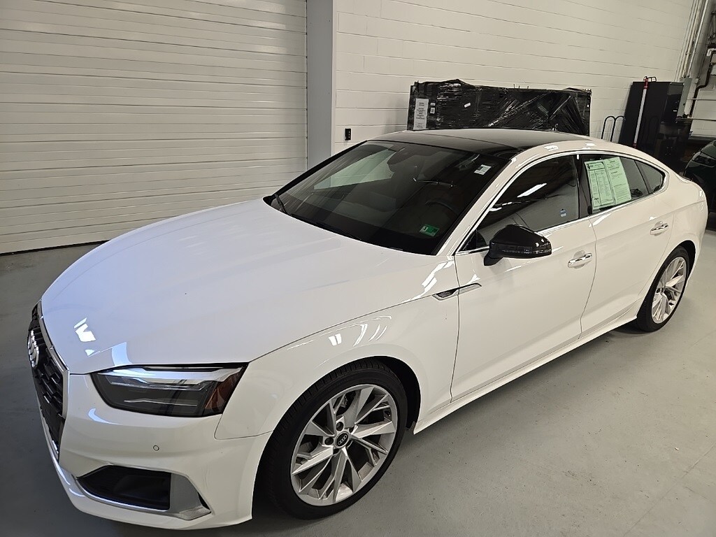 2022 Audi A5 40 Premium photo 2