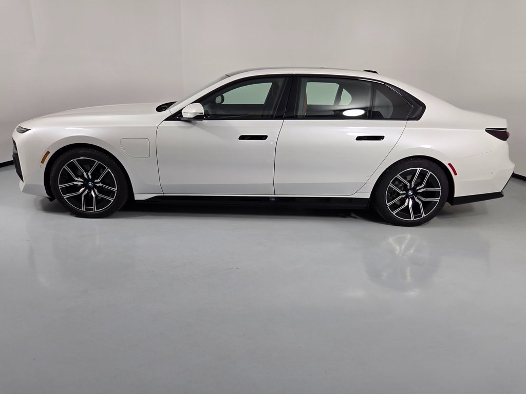 New 2026 BMW 750e xDrive 4D Sedan