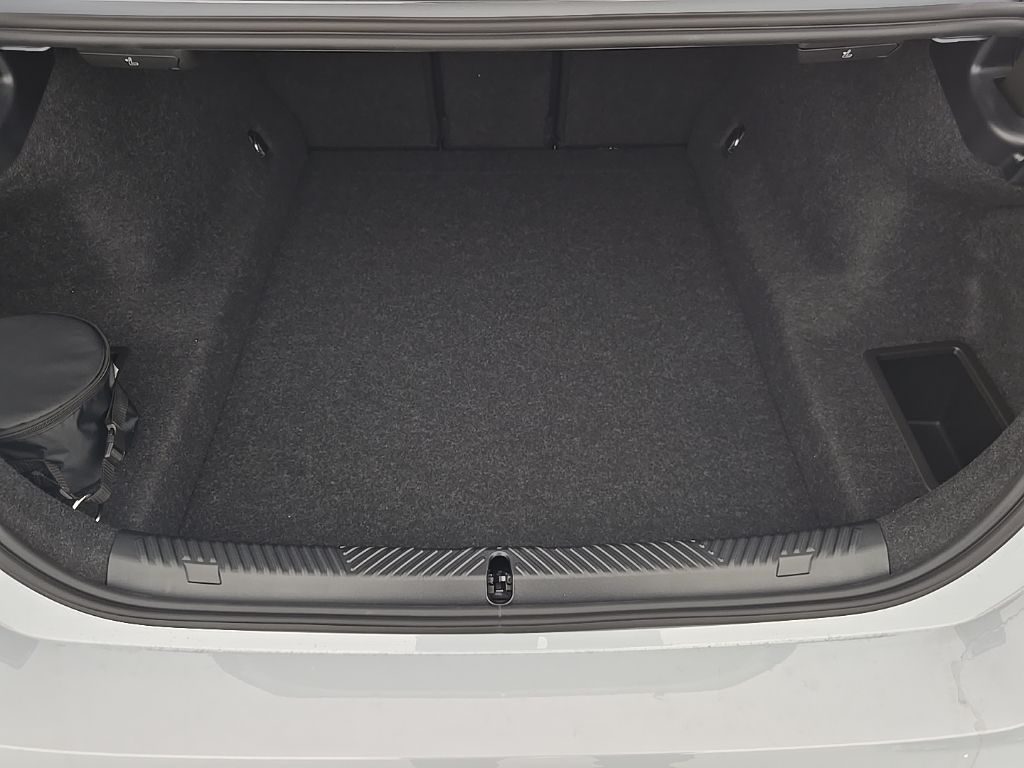 2026 BMW 5 Series 530i - Photo 22