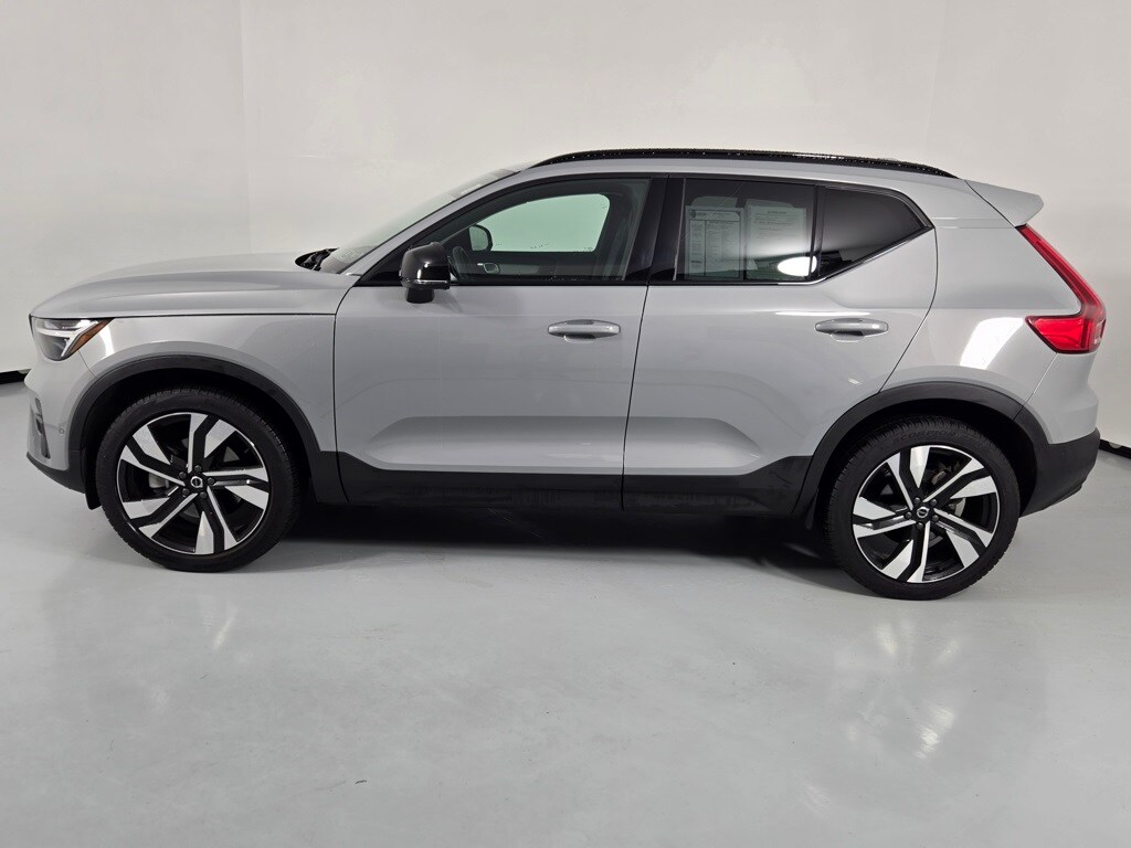 2024 Volvo XC40 Ultimate photo 4